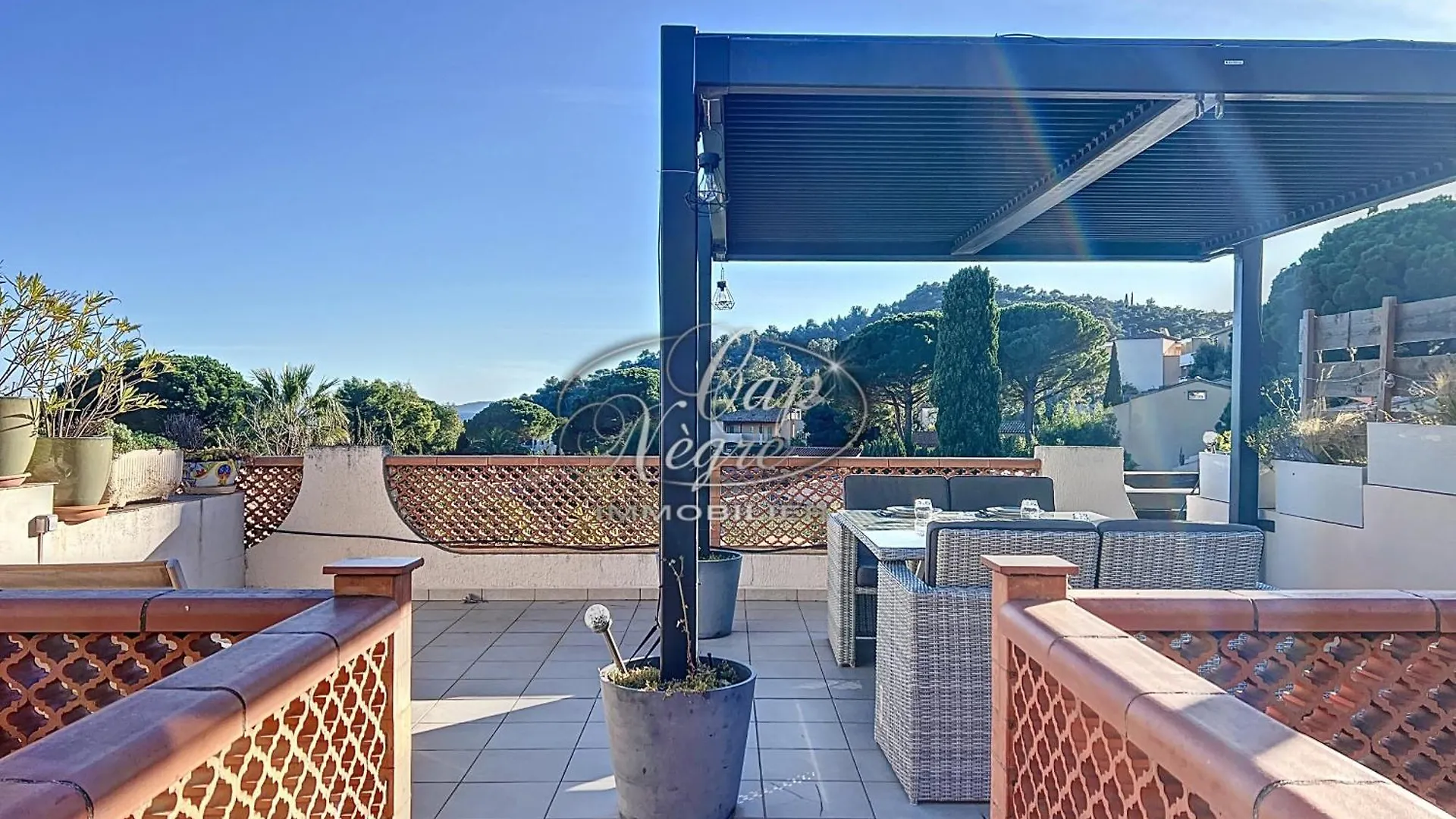 Appartement 4 Personnes Avec Grande Terrasse Vue Mer Amenagee A 300M De La Plage De Pramousquier - Le Lavandou